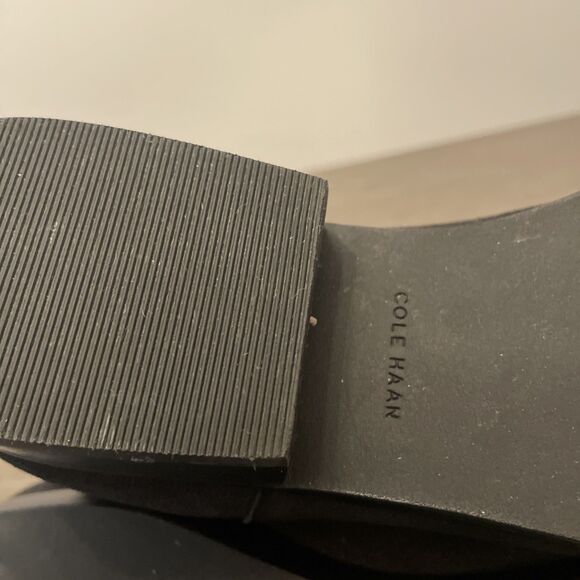 Cole Haan Black Chelsea Boot Ankle Pull On Womens 7.5 NICE - Picture 8 of 12